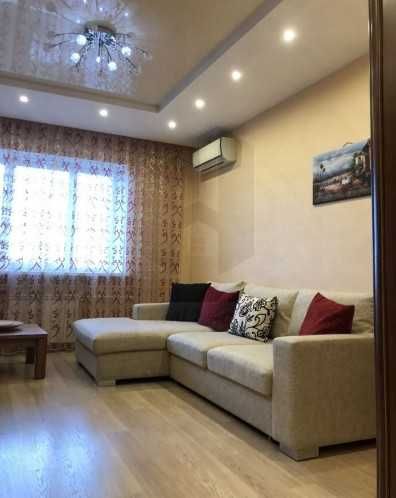 Дава се под наем Тристаен апартамент в Пловдив, Западен - 75 кв.м за 372.3 € - Снимка #1