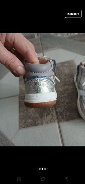 Vând ghetuțe fetite