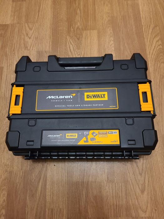 Autofiletanta DeWalt McLaren DCD85M , Baterie 5AH , Incarcator si Vali