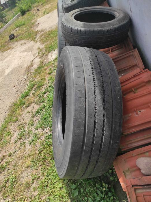 Гуми предни за влекач 315/70/R22.5