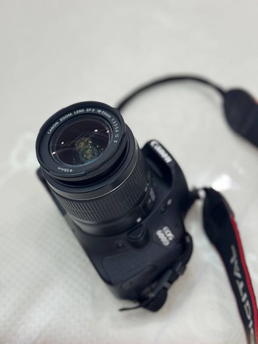 Фотааппарат Canon 600D