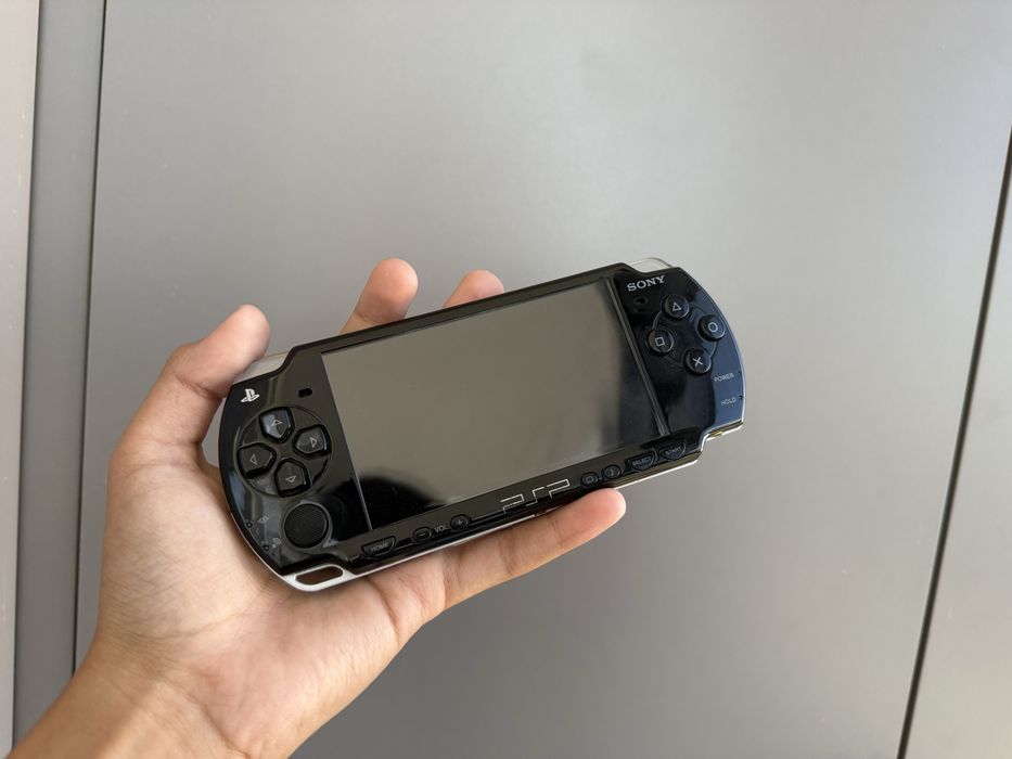 PSP 2000 полный комплект