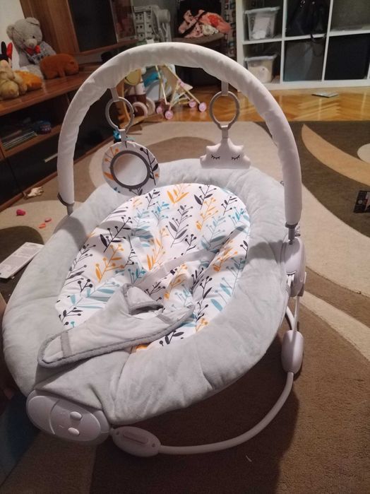 Leagan bebe, cu muzică si vibrații