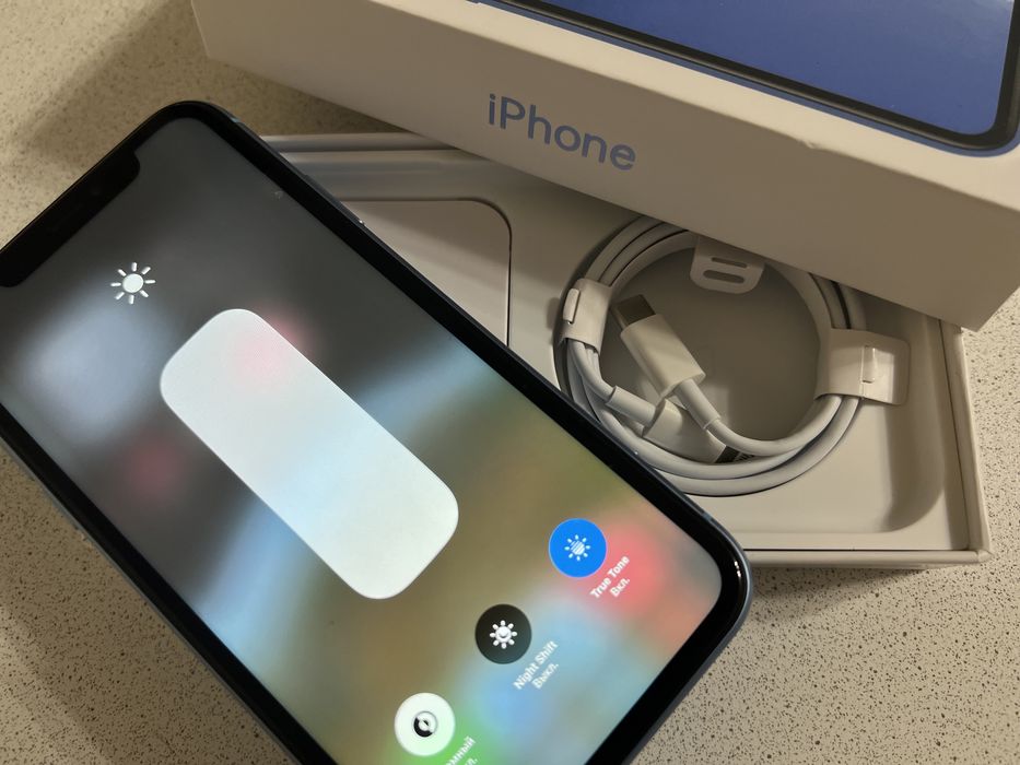 iphone xr (голубой)