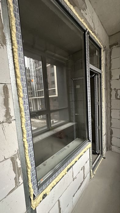 Балкон стеклопакеты. 6 мм стекло, терезе новый