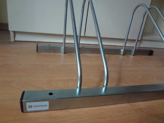 Стойка за паркиране на колело