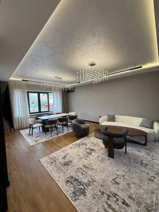 Продаётся стильная 4-комнатная квартира |178 кв.|4 этаж|