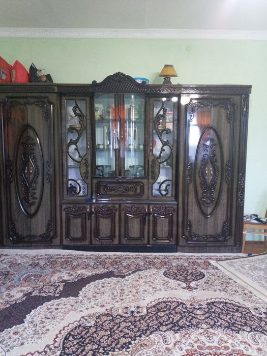 Stenka spalni teremo shkafchalari bilan kamplek sotiladi