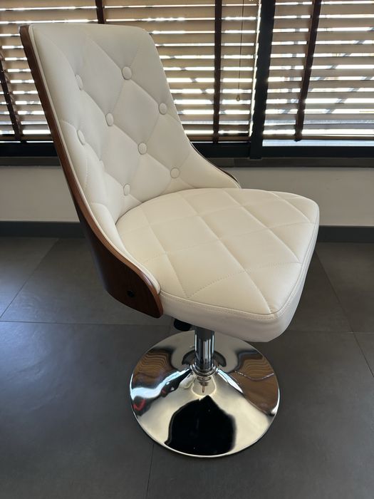 Стол с кръгла основа Boston-2г гаранция и безплатна доставка до офис