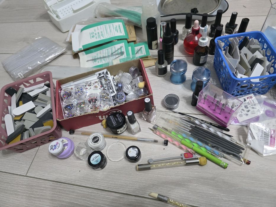 Продам все для маникюра
