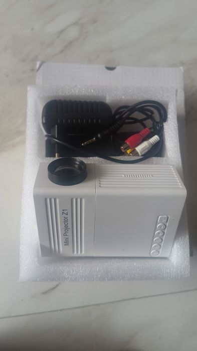 Mini projector Z1