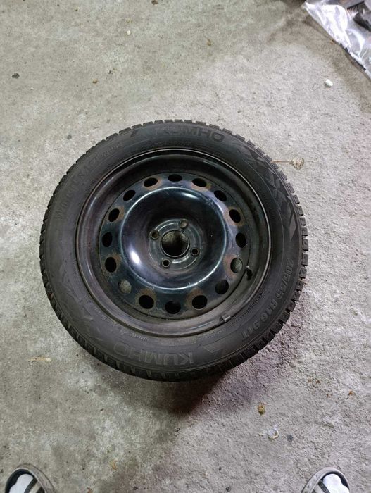 Продавам 4бр зимни гуми KUMHO WINTERCRAFT WP52 205/55/16 DOT23