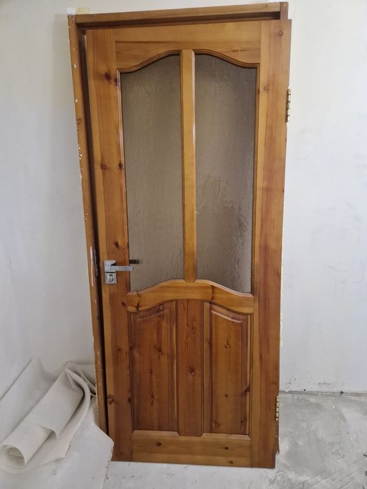 Двери деревянные