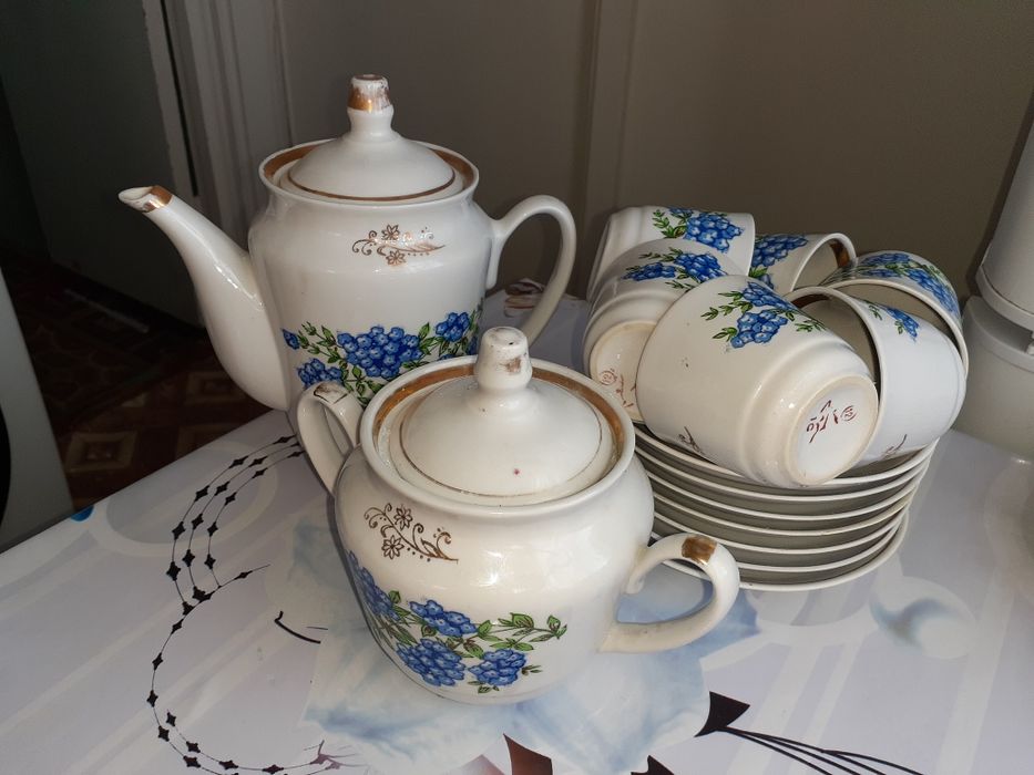 Антиквар посуда.