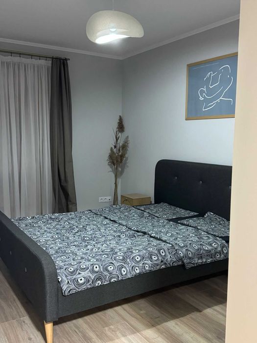 PF închiriez apartament cu 2 camere, aflat la prima închiriere în zona The Office.