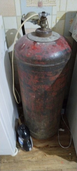 Большой газовый балон