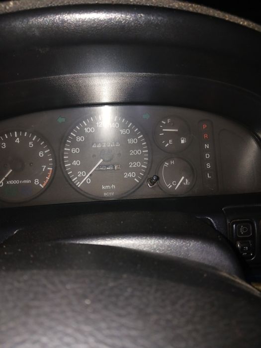 Продам мазду 323 срочно