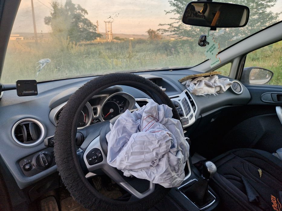 Ford Fiesta 1.4 GPL avariat – pentru piese sau reparat