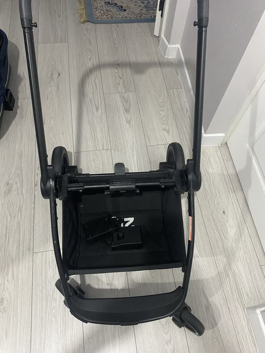 Продам коляску в хорошем состояние