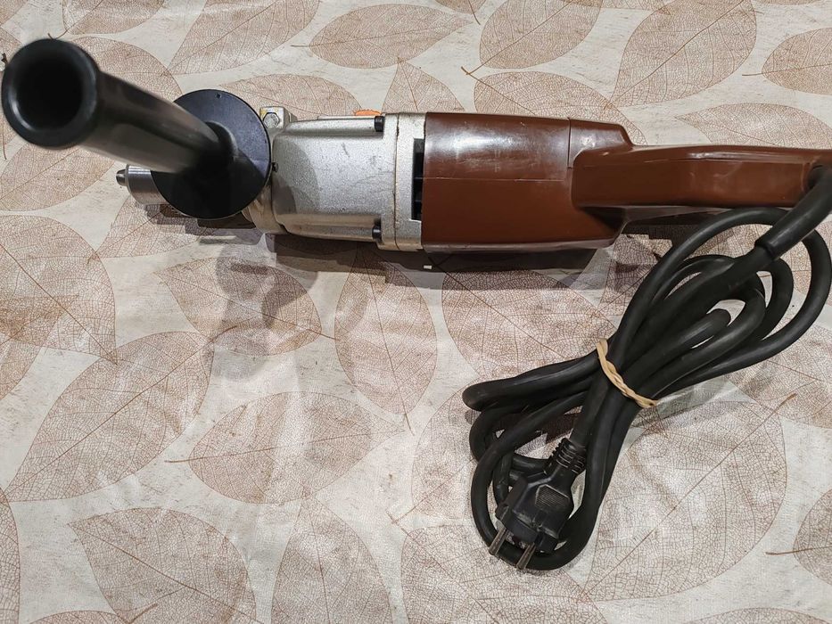 Елпром бз16а. Двускоростна бормашина 650w
бормашина българска 650 вата