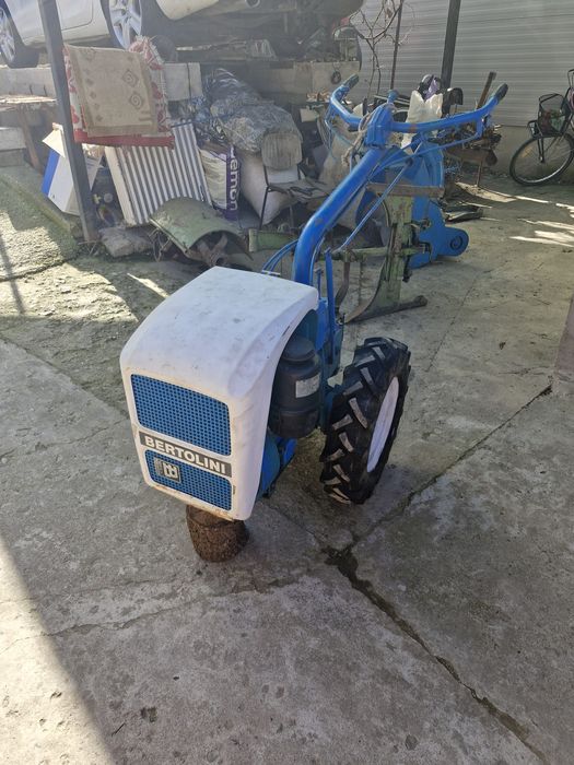 Vând motocultor Bertolini