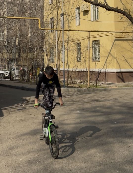 Продам велосипед возраст 6-10 лет
