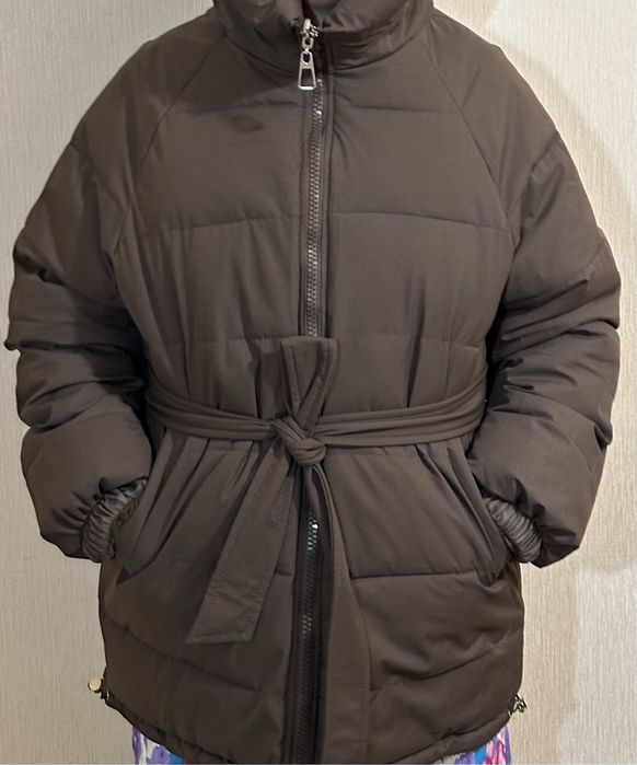 Женский пуховик , зимняя