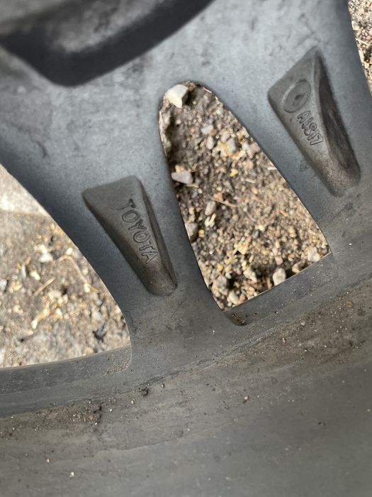 Тайота диски на 17