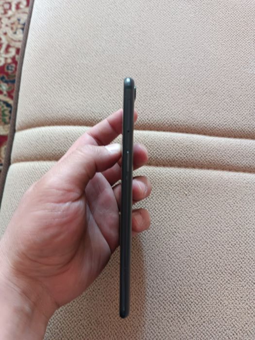 Prodam srochno Oneplus 5 8/128 karobka dok