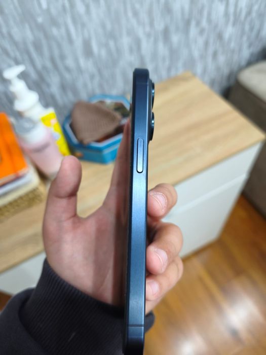 Продам 15 pro на 256 гб