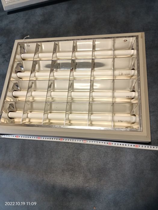 Vând corp de iluminat 5 buc cu neon