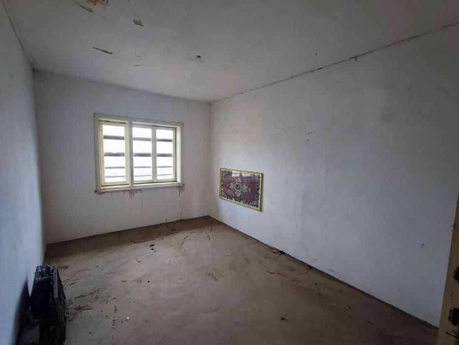 Къща с двор в с. Морава, общ. Свищов