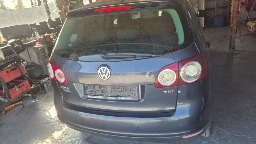 Vând bara spate golf 5 plus.