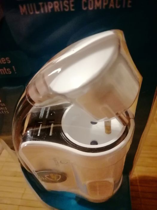 Туристически адаптер /2 usb