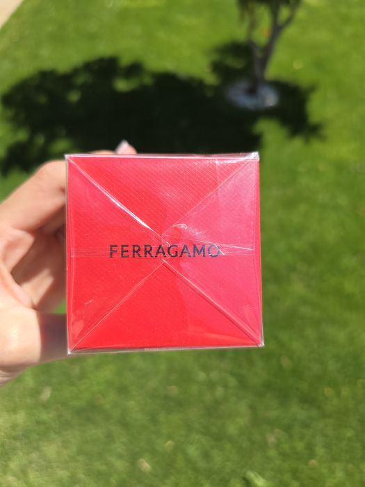 Parfum Ferragamo pentru bărbați.