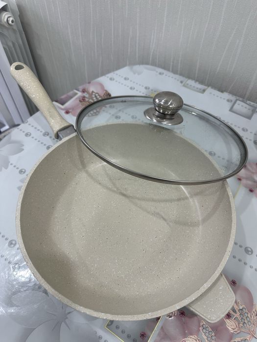 Продам сковородку новую