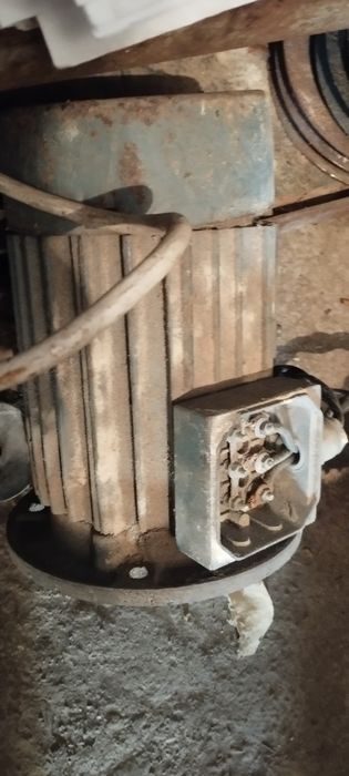 Трифазен двигател