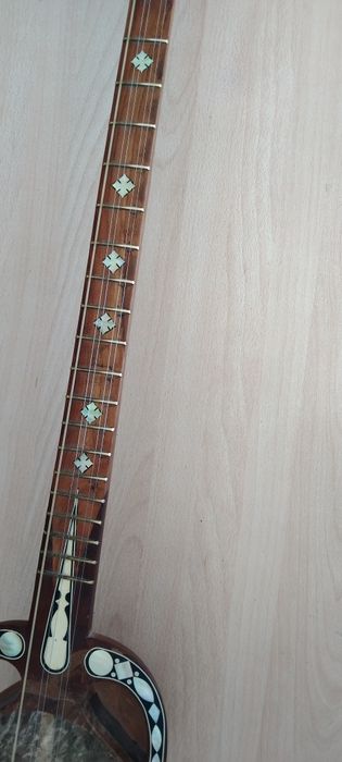 Professional Qashqar rubobi sotiladi