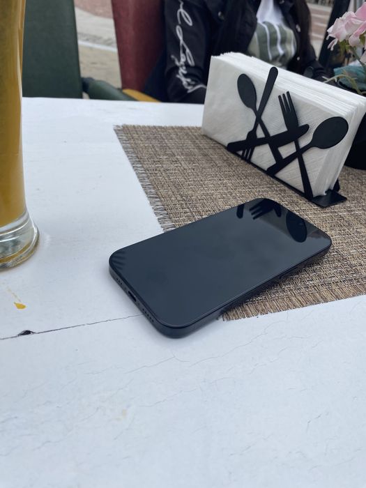 Iphone 16 pro без забележки  заключен за Части!!!