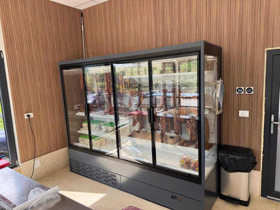 Vitrina verticala refrigerare STERNA 258 cm / 4 usi /NOU - Profesional