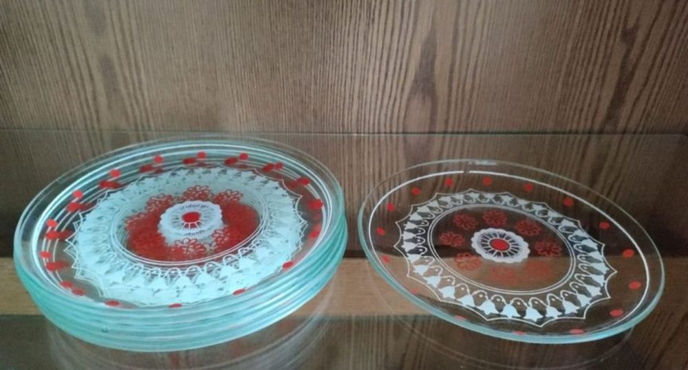 Продам тарелки стеклянные