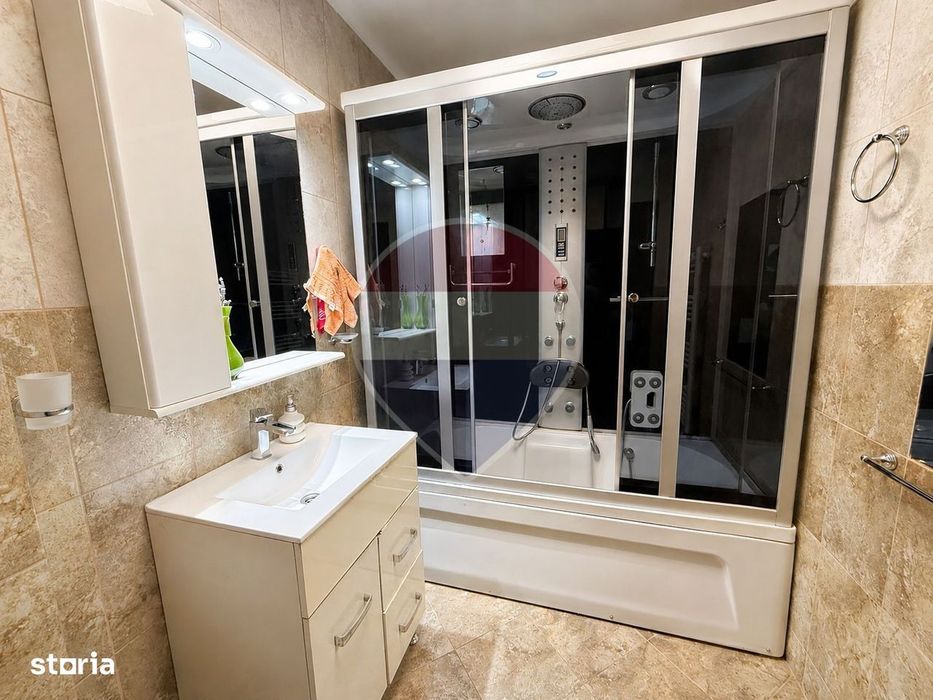 Apartament 2 camere cu 2 balcoane si parcare subterana, Str. Eroilor