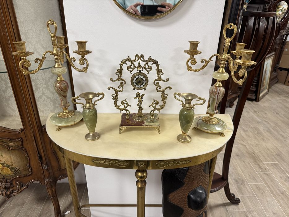 Set din onix si bronz - suport ceas, doua sfesnice si doua vaze