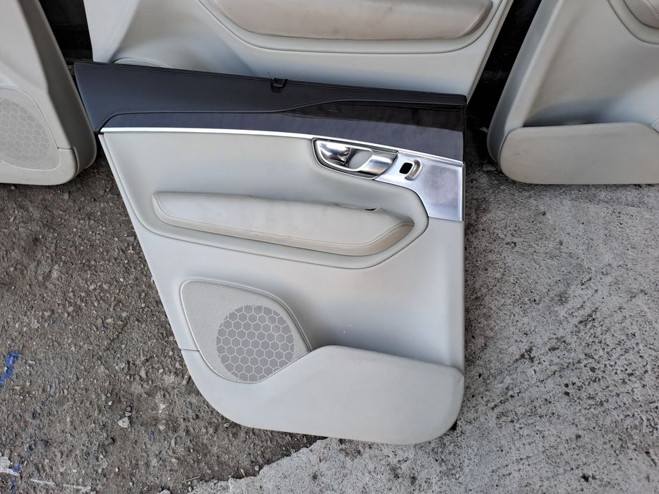 Салон за волво хс90 2017г.