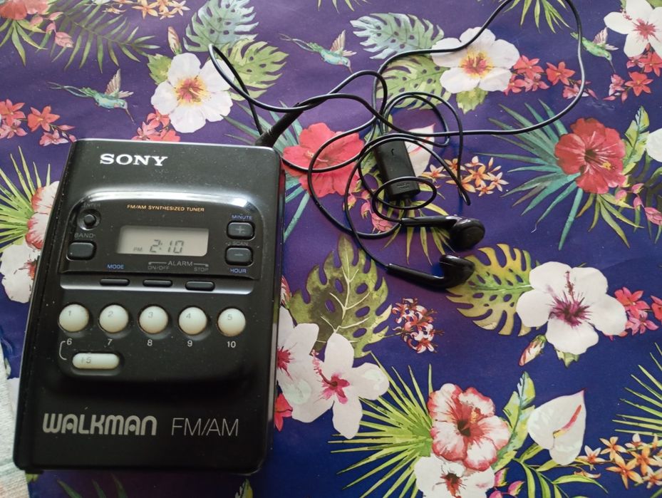 Walkman Sony cu casti