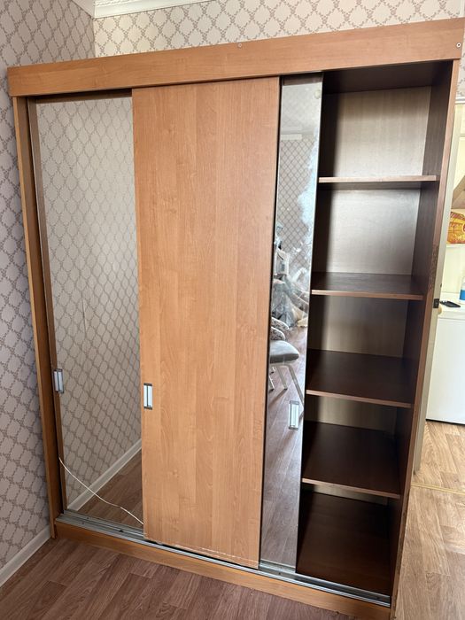 Срочно продам шкаф бу