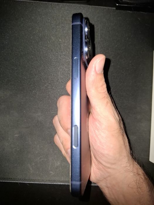 Iphone 17 pro max 256gb 98% капацитет на батерията. С документи и остатъчна гаранция до 16 октомври