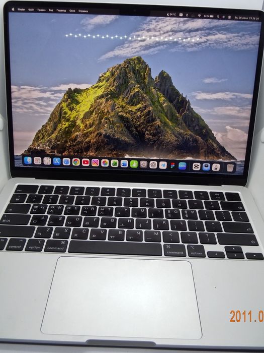MacBook Air M2 100% yomkost 68 ta sikl 8/256 Gb 2022 yengi tinniq