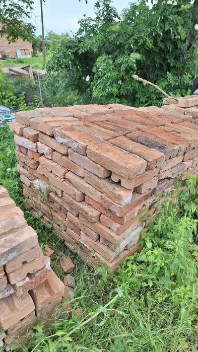 Продавам тухли единични