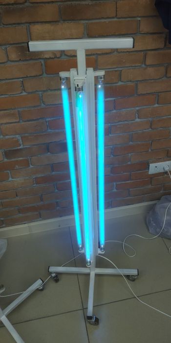 Кварцевые (бактерицидные) лампы в штативе